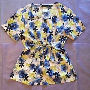 Cherokee Floral Button-up Scrub Top Size Medium